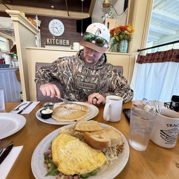 Traci’s White Mountain Cafe - Denver omelette with sourdough toast and hash browns + chocolate chip pancake - Cafes Near Me - McCloud, California Traci’s White Mountain Cafe - Denver omelette with sourdough toast and hash browns + chocolate chip pancake - Cafes Near Me - McCloud, California