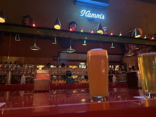 Walt’s Bar by null