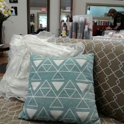 Daffodil Salon and Day Spa - Cozy seating