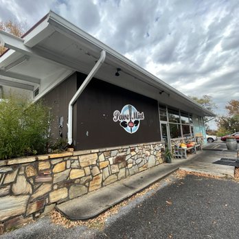 PaveMint Taphouse and Grill - Outside the front - Bars Near Me - Front Royal, Virginia