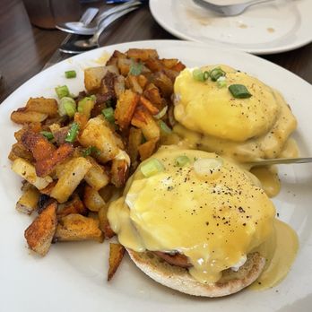 Cajun Kitchen Cafe - Egg Benedict - Cajun/Creole Near Me - Ventura, California