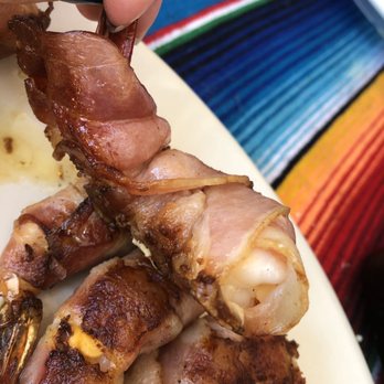 Mr. Lionso Playa Bruja - Close up of the bacon wrapped shrimp stuffed with cheese. - Mexican Near Me - Sinaloa, SIN