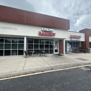 Sweet Kream Bakery - Bakeries Near Me - Chesapeake, Virginia