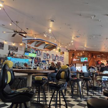 Da Boathouse - Interior - Bars Near Me - Isle, Minnesota