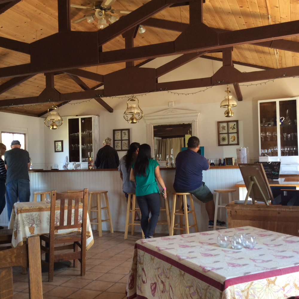 Acre and Spade - Cute tasting bar in a modernized barn.  See tables/chairs so one can enjoy ones lunch or purchases after tastings. - Cideries Near Me - Penngrove, California