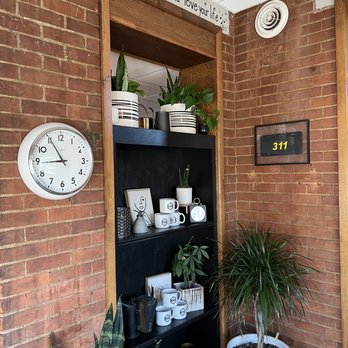 The Hive - Interior fun and funky - Breakfast & Brunch Near Me - Erlanger, Kentucky