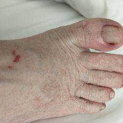 Regal Nails Salon & Spa - Ouch!!!
