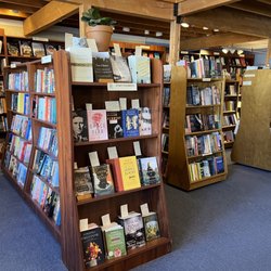 Owl & Turtle Bookshop Café - Staff's Recommendations Presently! (09/30/22)