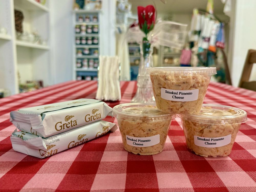 Lorena Cheese House Logo