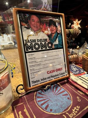 Momo's by null