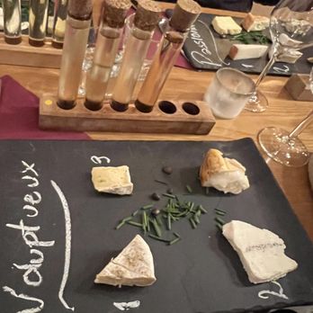 Les Petits Crus - Voluptueux - Wine Bars Near Me - Paris, 75 Les Petits Crus - Voluptueux - Wine Bars Near Me - Paris, 75