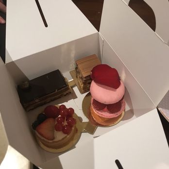 The Rose Lounge - Tea Rooms Near Me - London, XGL