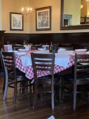 Maggiano's Little Italy by null