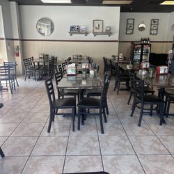 Ferrari’s Pizza & Italian Restaurant - Lobby