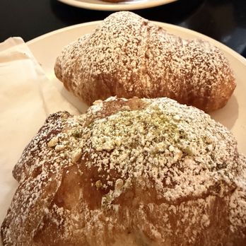 Hendrickx Belgian Bread Crafter - Pistachio Croissant & Belgian Chocolate & Croissant Eclair - Bakeries Near Me - Chicago, Illinois