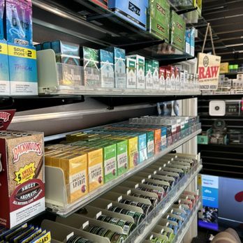 EXOTIC SMOKE SHOP & VAPE - Updated June 2026 - 15 Photos - 594 SE Bishop  Blvd, Pullman, Washington - Vape Shops - Phone Number