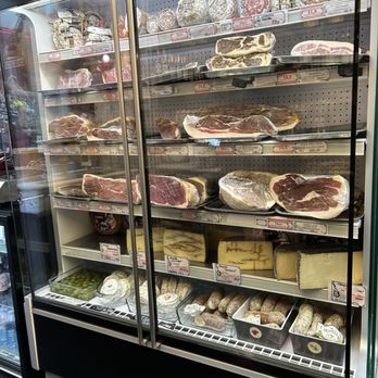Caractère de Cochon - Delicatessen Near Me - Paris, 75