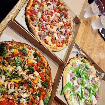 Blaze Pizza - Build your own - Salad Near Me - Ontario, California
