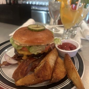 Rat's Restaurant - Burger au Fromage - French Near Me - Hamilton, New Jersey Rat's Restaurant - Burger au Fromage - French Near Me - Hamilton, New Jersey