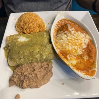 Chile Caliente Tacos Y Mariscos - Chile Rellano and 2 Enchiladas Combination Plate - Mexican Near Me - Henderson, Nevada Chile Caliente Tacos Y Mariscos - Chile Rellano and 2 Enchiladas Combination Plate - Mexican Near Me - Henderson, Nevada