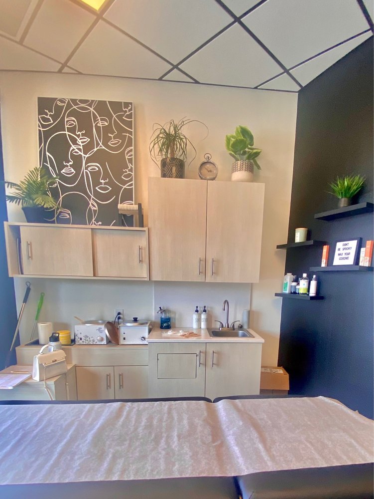 Just Waxed By Jazzie Logo