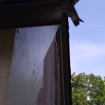 Brown Dale Roofing - eave strip not installed properly - Roofing Near Me - Elm City, North Carolina Brown Dale Roofing - eave strip not installed properly - Roofing Near Me - Elm City, North Carolina