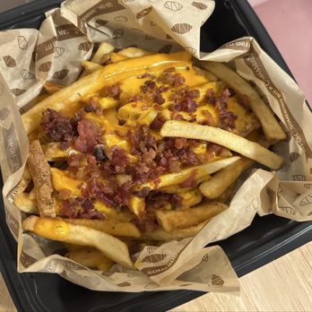 Cheddar's Scratch Kitchen - Cheddar's Cheddar's Queso Fries - American Near Me - Gainesville, Florida