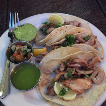 D'antigua - 3 chicken tacos - Music Venues Near Me - Queens, New York