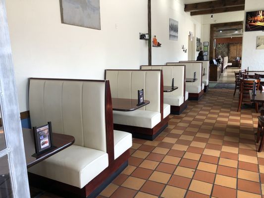 3rd & Cherry Steak and Seafood and Bar by null