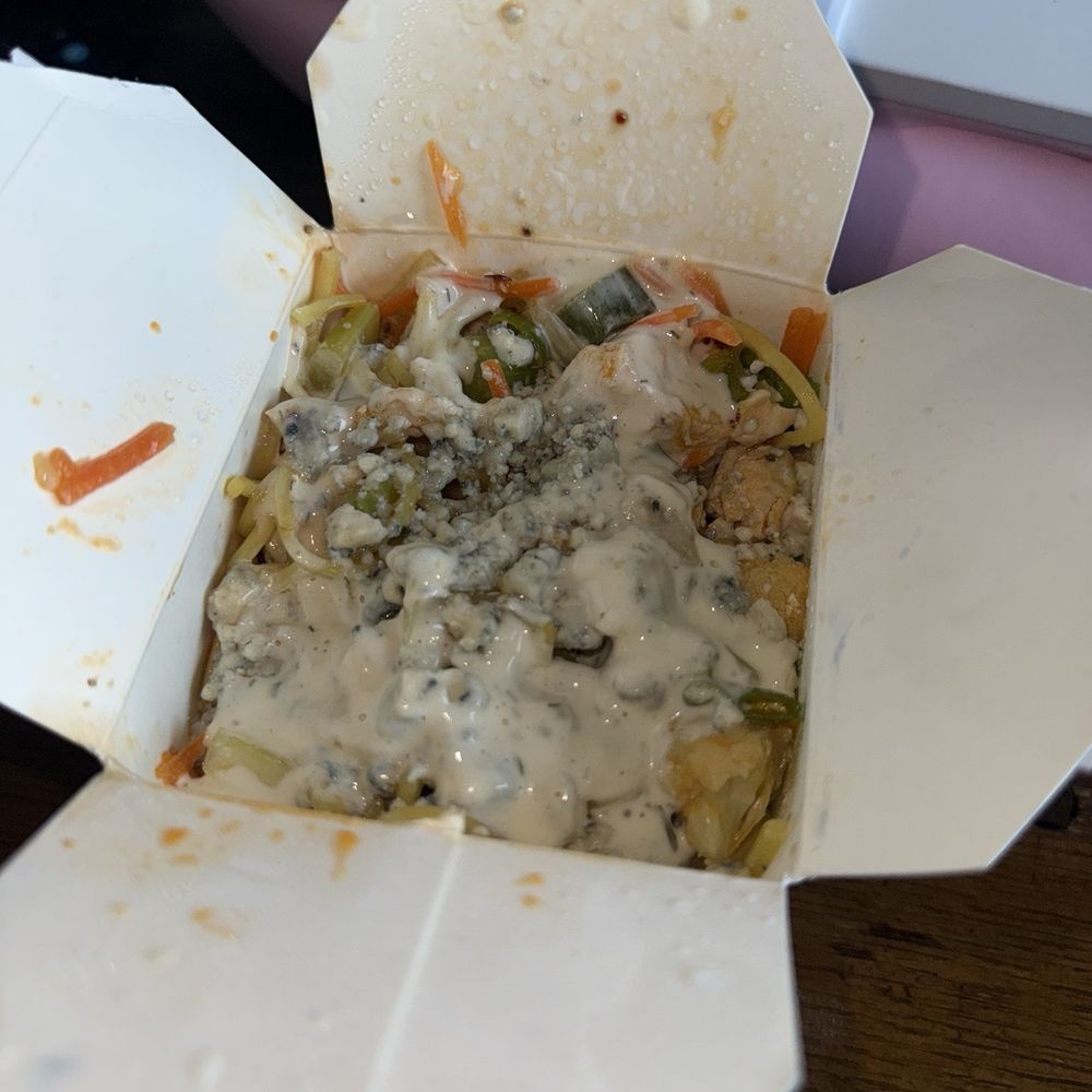honeygrow - Buffalo Chicken - Salad Near Me - Jenkintown, Pennsylvania honeygrow - Buffalo Chicken - Salad Near Me - Jenkintown, Pennsylvania