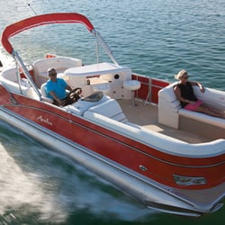 Lake Tillery Boat Rentals - 2015 Avalon LS Entertainer
This rental pontoon can hold up to 10 passengers
