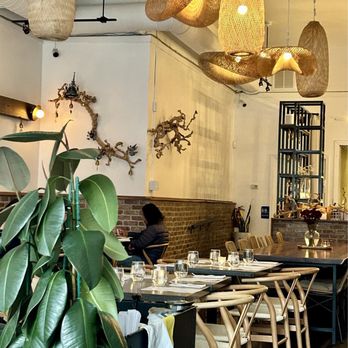 Thai Spice - Nicely decorated interior - Thai Near Me - San Francisco, California