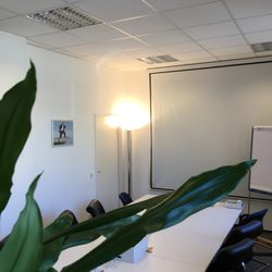 EFC EnergieFinanz-Concept - In unserem Konferenzraum laden wir regelmäßig zu spannenden Vorträgen.