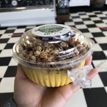 Viv's Kitchen & Juice Bar - Passion bowl - Breakfast & Brunch Near Me - Orleans, Massachusetts