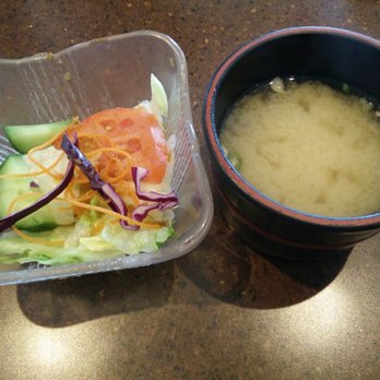 Gal's Sushi - Complementary soup and salad - Sushi Bars Near Me - Markham, Ontario