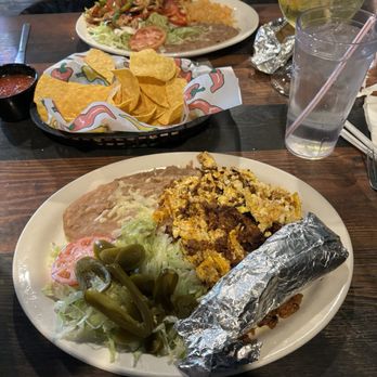 El Jefe Authentic Mexican Cuisine - Chori Pollo - Mexican Near Me - Ames, Iowa El Jefe Authentic Mexican Cuisine - Chori Pollo - Mexican Near Me - Ames, Iowa