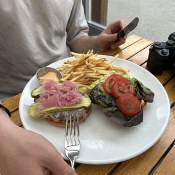 Ona Restaurant & Lounge - Wagyu burger deliciousness - Seafood Near Me - Yachats, Oregon Ona Restaurant & Lounge - Wagyu burger deliciousness - Seafood Near Me - Yachats, Oregon