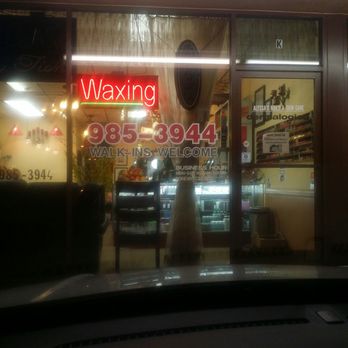Alyssa's Eyelash - After she changed her mind and locked the door at 6 but obviously they don't close for another hour! - Nail Salons Near Me - Montclair, California