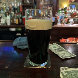 The Toadstool Pub - Low pour Guinness.