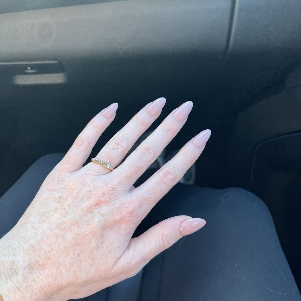 Gelx, short almond, aprés "gothic romance" color (I think) Gelx, short almond, aprés "gothic romance" color (I think)