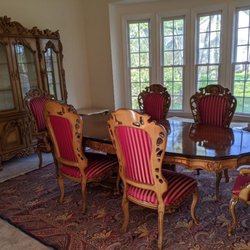 Mid-Atlantic Movers - Formal Dining room table set delivered