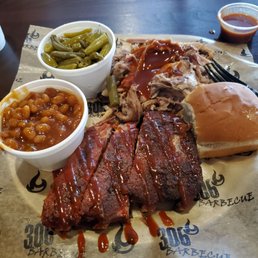 Pulled pork/rib combo plate
