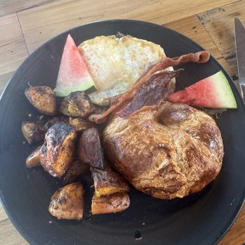 Moondog Cafe & Bakery - Cafes Near Me - Key West, Florida