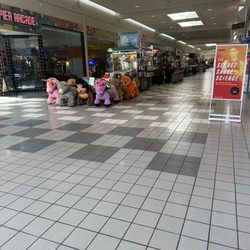 Shawnee Mall - Fun mall bouncy rider things for kids!
