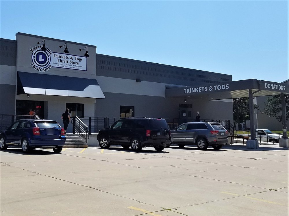 TRINKETS & TOGS Updated September 2024 6607 University Ave, Cedar