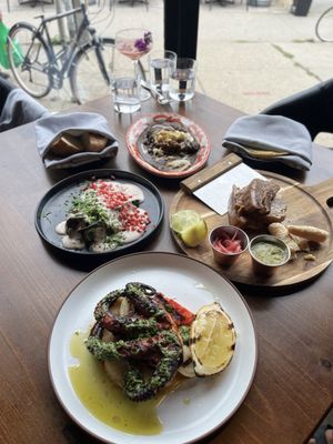 Casa Morales by null