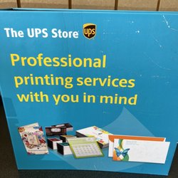UPS Store 960 - Inside