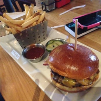 Chili's - Burger - American Near Me - Goleta, California