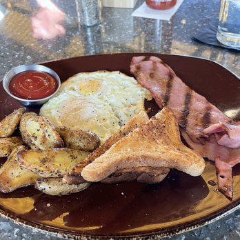 Cat Cora's Taproom - Eggs with turkey bacon - Wine Bars Near Me - Detroit, Michigan