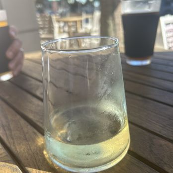 Growler Garage - Delicious glass of wine while friends were enjoying beer - Beer Bar Near Me - Santa Rosa Beach, Florida
